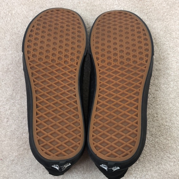 Men’s Vans Mid Top Skateboard Sneakers - Picture 6 of 8